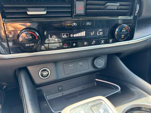 Certified 2023 Nissan Rogue Platinum w/ Platinum Premium Package FWD image 20