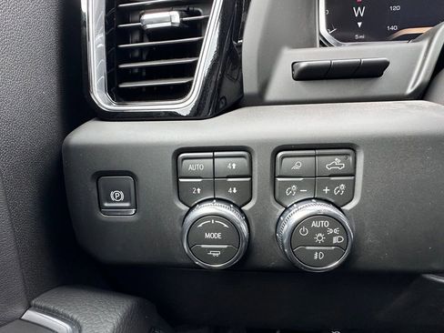 New 2026 GMC Sierra 1500 Denali w/ Denali Reserve Package AWD/4WD image 31