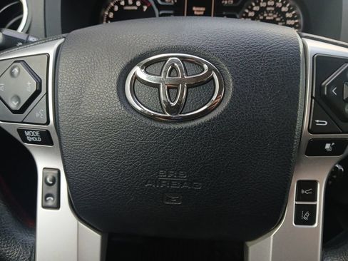 Used 2018 Toyota Tundra SR5 w/ SR5 Upgrade Package AWD/4WD image 5