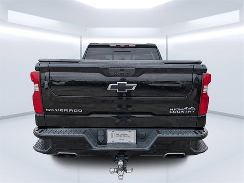 Used 2021 Chevrolet Silverado 1500 High Country w/ Technology Package image 4