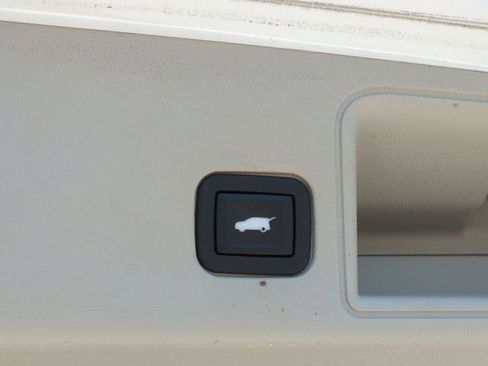 Used 2019 GMC Terrain Denali w/ Advanced Safety Package FWD image 15