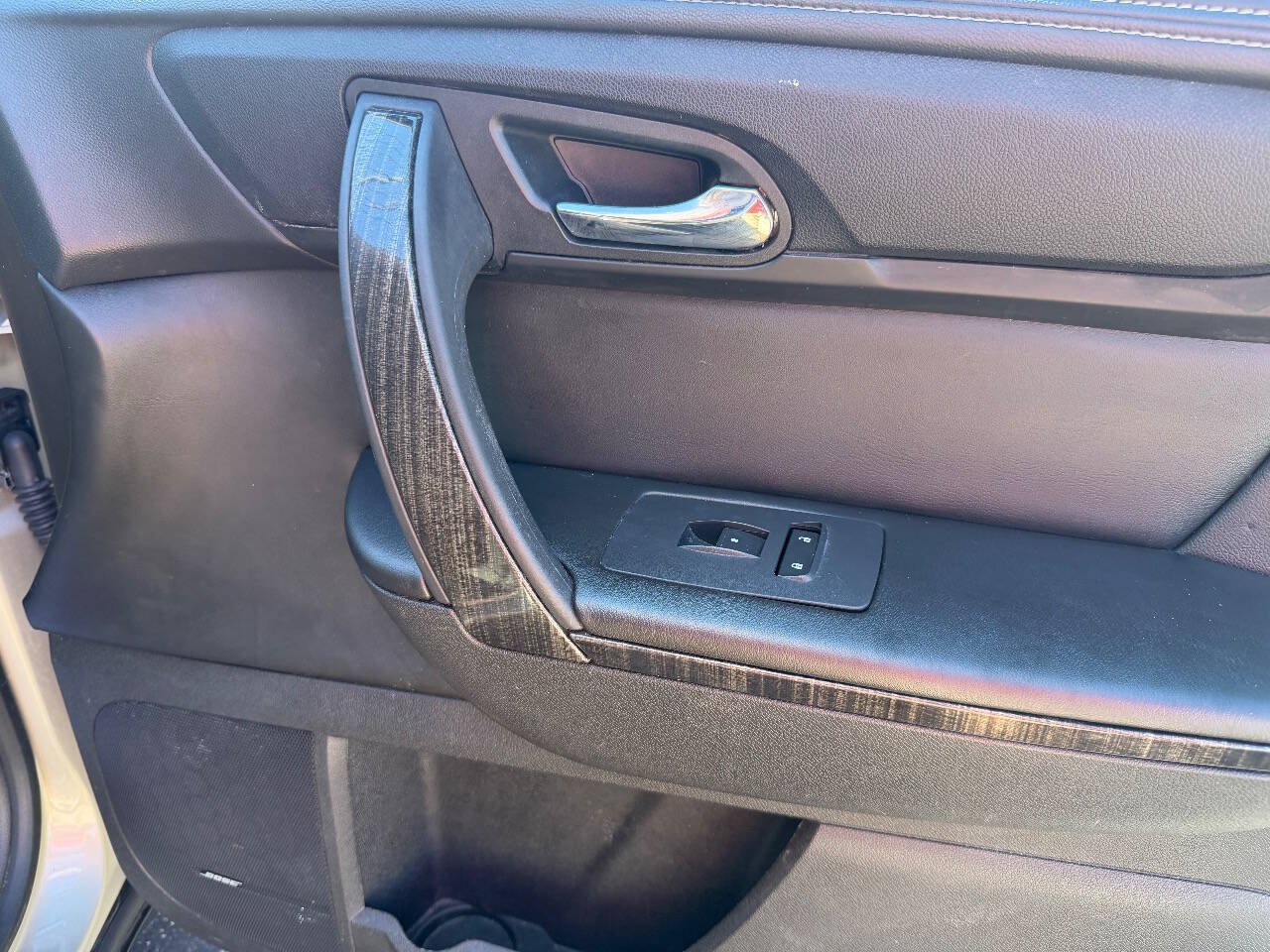 Used 2016 GMC Acadia SLT w/ Open Road Package FWD image 6