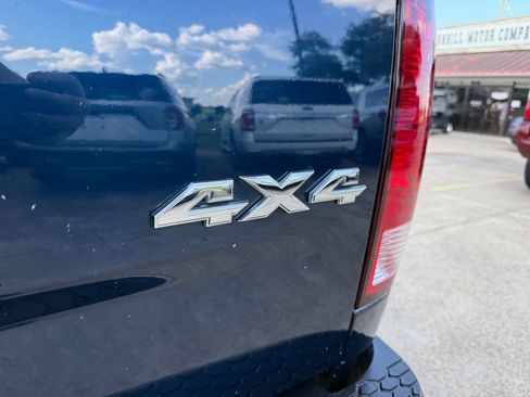 Used 2021 RAM 1500 Classic SLT image 14