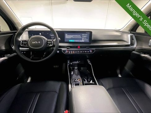 Used 2025 Kia Sorento SX AWD/4WD image 18
