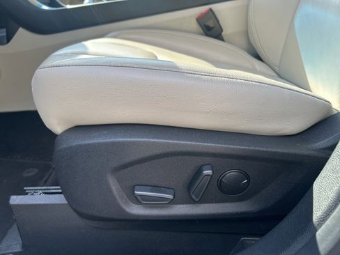 Used 2022 Ford Edge Titanium image 9