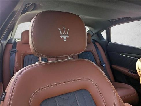 Used 2018 Maserati Quattroporte GTS GranLusso RWD image 16