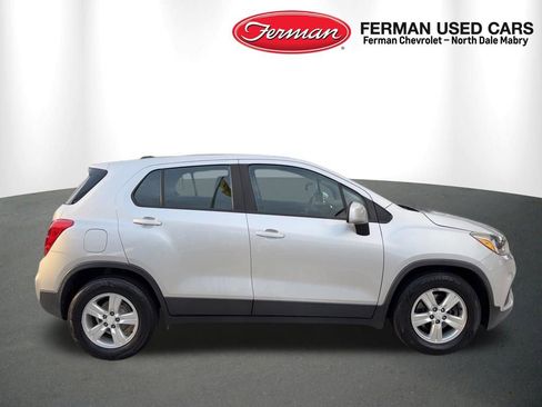 Used 2019 Chevrolet Trax LS image 2