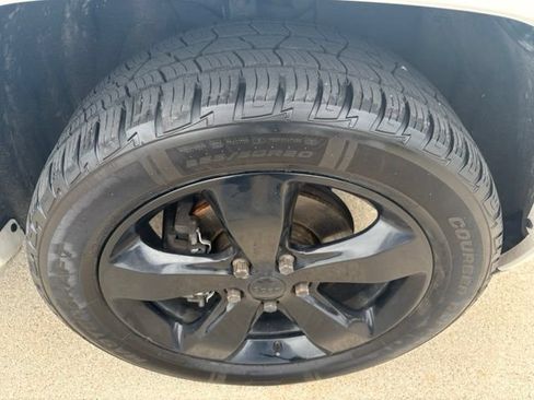 Used 2014 Jeep Grand Cherokee Altitude AWD/4WD image 22