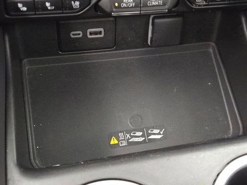 Used 2023 GMC Yukon AT4 image 37