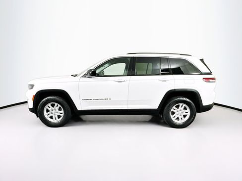 Used 2023 Jeep Grand Cherokee Laredo w/ Luxury Tech Group I AWD/4WD image 4