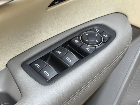 Used 2022 Cadillac XT6 Premium Luxury w/ Technology Package image 24