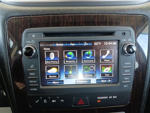 Used 2016 Chevrolet Traverse LT image 21