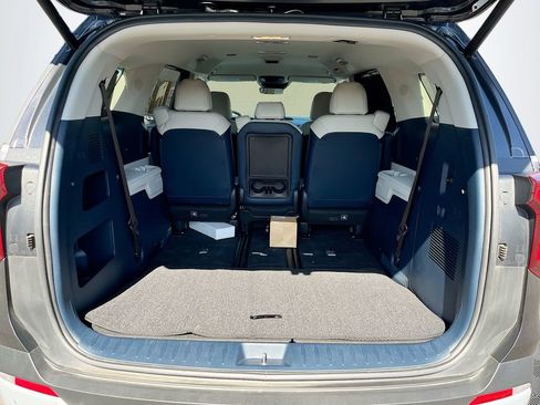 Certified 2025 Kia Carnival EX image 27