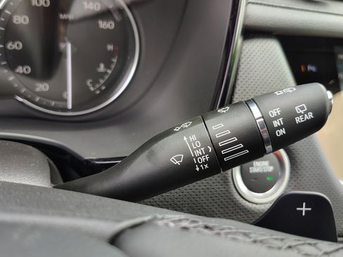 New 2025 Cadillac XT6 Luxury image 23