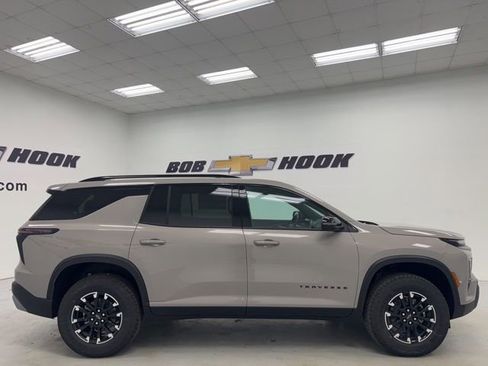 New 2026 Chevrolet Traverse Z71 w/ Driver Confidence Package AWD/4WD image 4