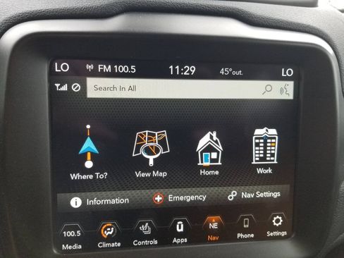 Certified 2022 Jeep Renegade Latitude w/ Convenience Group AWD/4WD image 24