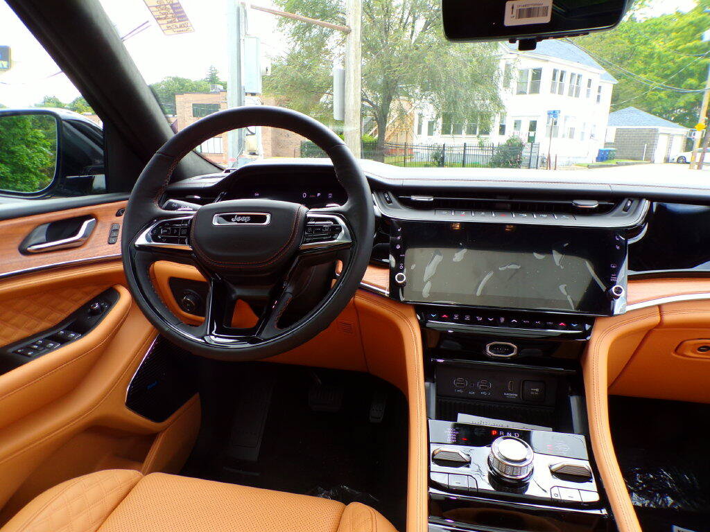 New 2027 Jeep Grand Cherokee Summit AWD/4WD image 12