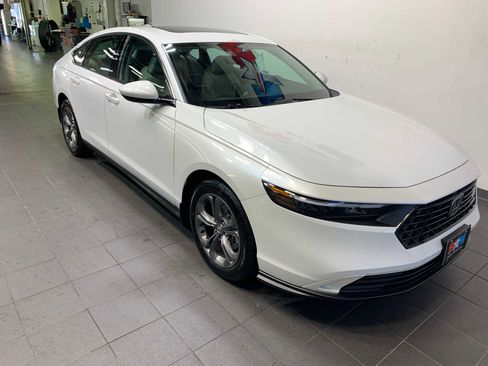 Used 2024 Honda Accord EX image 2