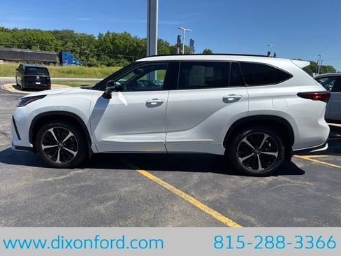 Used 2022 Toyota Highlander XSE AWD/4WD image 5