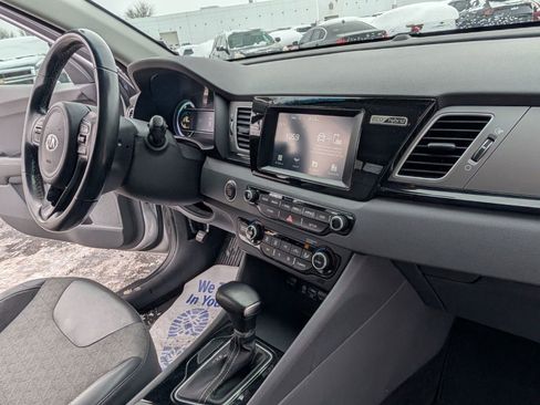 Used 2019 Kia Niro EX image 23