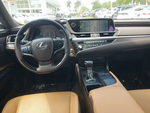 Used 2021 Lexus ES 350 w/ Premium Package FWD image 9