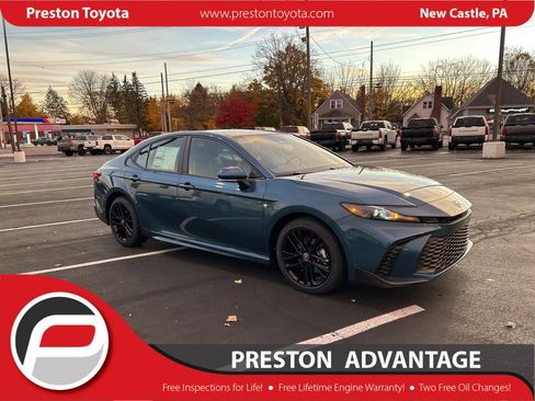 New 2026 Toyota Camry SE FWD image 3