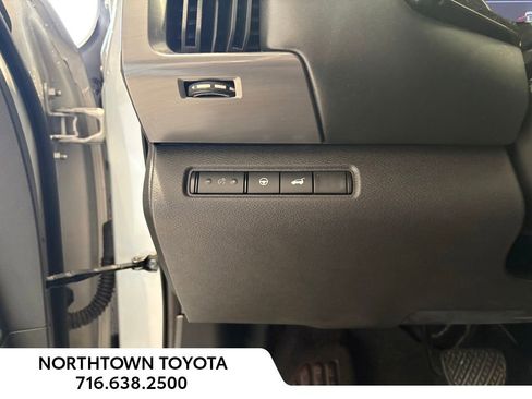 Used 2023 Nissan Pathfinder SL w/ Black Appearance Package AWD/4WD image 14
