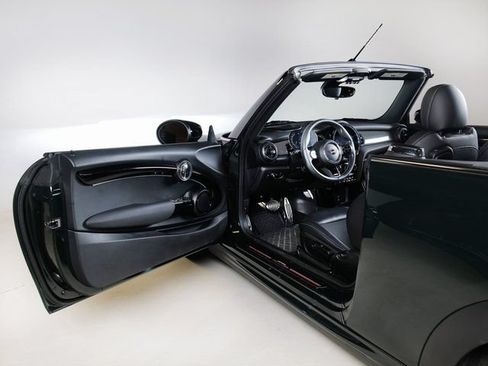 Used 2022 MINI Cooper John Cooper Works w/ Driver Assistance Package FWD image 26
