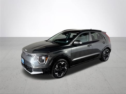 Used 2024 Kia Niro Wind w/ Wind Preserve Package FWD image 2