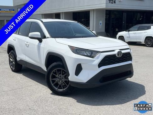 Used 2021 Toyota RAV4 LE AWD/4WD image 12