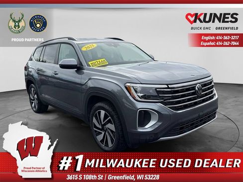Used 2025 Volkswagen Atlas SE FWD image 1