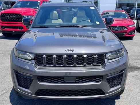 New 2026 Jeep Grand Cherokee Limited AWD/4WD image 2