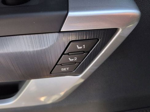 Certified 2025 Toyota Sequoia Platinum AWD/4WD image 17