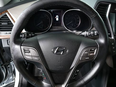 Used 2017 Hyundai Santa Fe Limited image 12