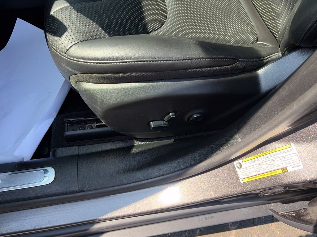 Used 2019 Jeep Cherokee Limited AWD/4WD image 12