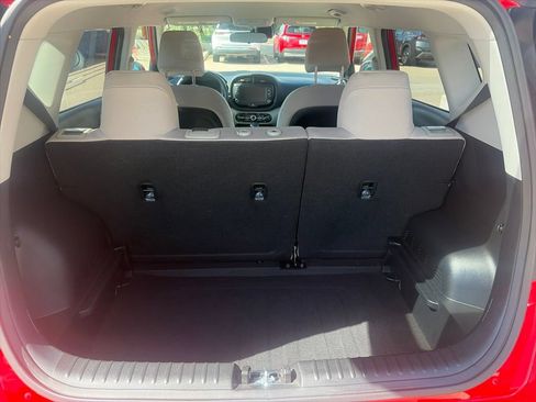 Used 2022 Kia Soul LX w/ Technology Package FWD image 11