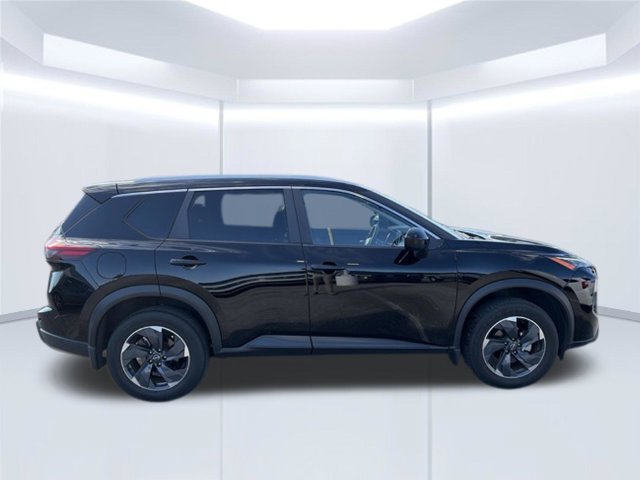 Used 2024 Nissan Rogue SV w/ SV Premium Package FWD image 5