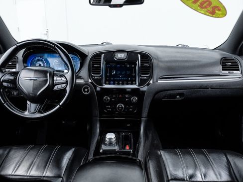 Used 2018 Chrysler 300 S AWD/4WD image 21