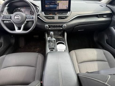 Used 2023 Nissan Altima 2.5 SV FWD image 12