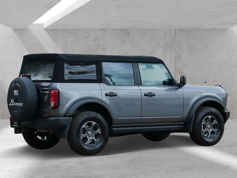 Certified 2022 Ford Bronco 4-Door AWD/4WD image 3