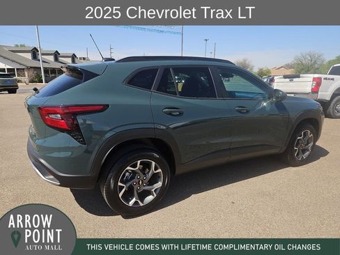 Used 2025 Chevrolet Trax LT image 12