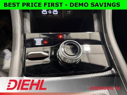 New 2025 Jeep Grand Cherokee Limited w/ Black Appearance Package image 32