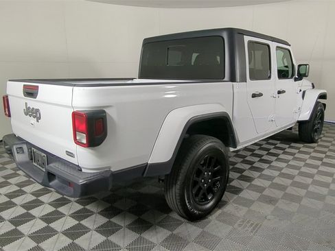 Certified 2023 Jeep Gladiator Overland image 5