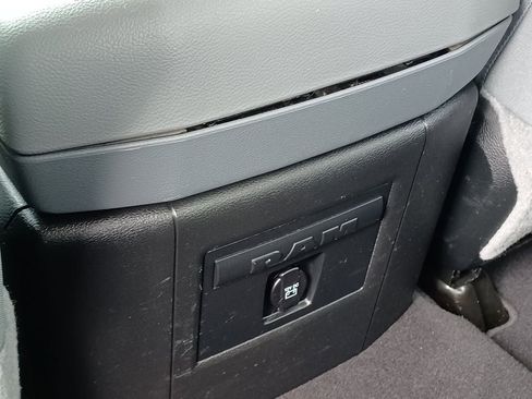 Used 2018 RAM 1500 Big Horn AWD/4WD image 29
