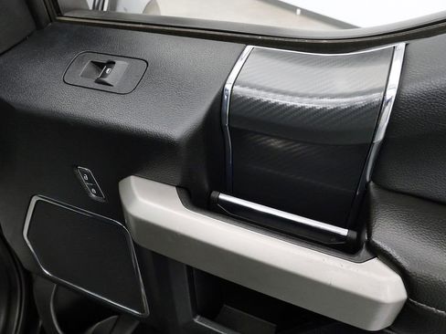 Used 2019 Ford F150 Lariat w/ Equipment Group 502A Luxury AWD/4WD image 18