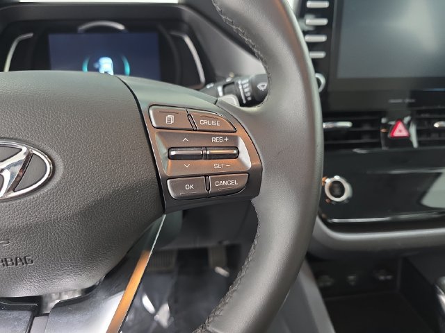 Used 2020 Hyundai Ioniq SE FWD image 18