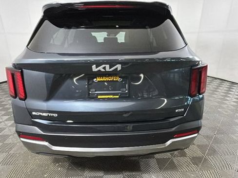 Used 2025 Kia Sorento S w/ Panoramic Sunroof Package AWD/4WD image 4
