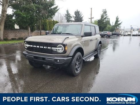 New 2025 Ford Bronco Outer Banks w/ Black Appearance Package image 1