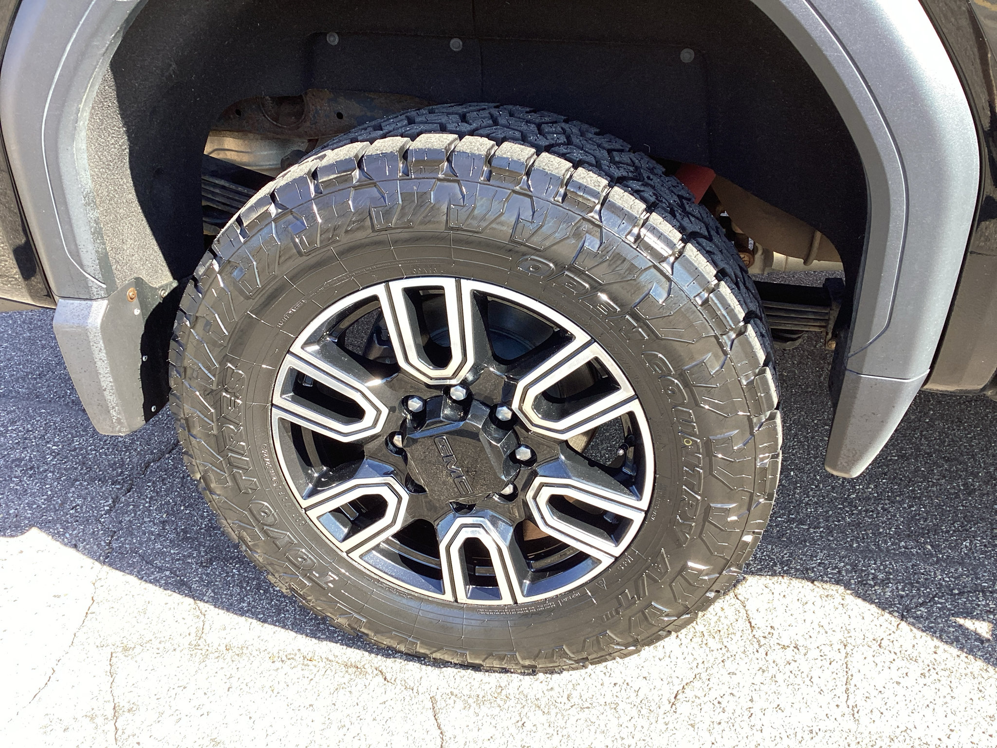 Used 2020 GMC Sierra 2500 AT4 w/ AT4 Premium Package AWD/4WD image 7