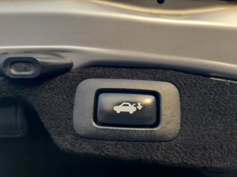 Used 2012 Lexus LS 460 w/ Comfort Pkg image 21